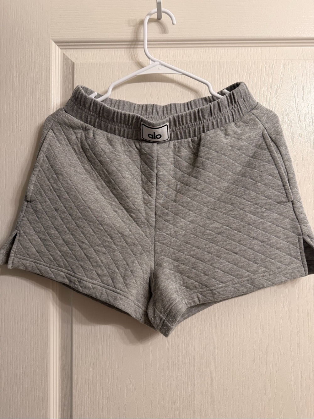 ALO Yoga Quilted Arena Shorts in Light Gray - Picture 2 of 5
